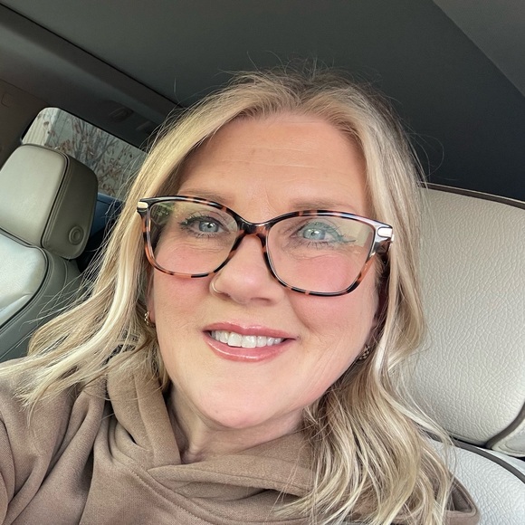 Meet your Posher, Tammi - Picture 1 of 1